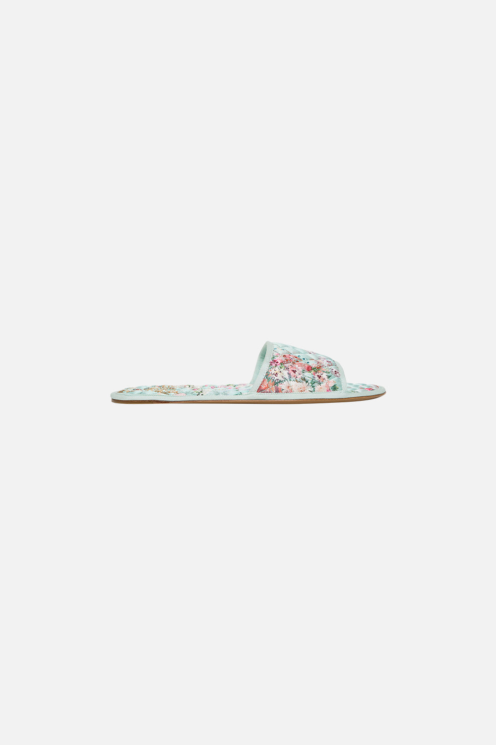 CAMILLA_00034523_SLIPPERS_WITH_TRAVEL_CASE_THE_JEWELLERY_MUSEUM_GHOST