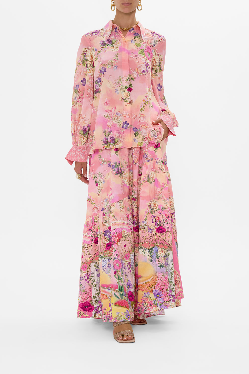 CAMILLA_00036391_CURVED_COLLAR_BLOUSE_TOTALLY_OZMOPOLITAN_1