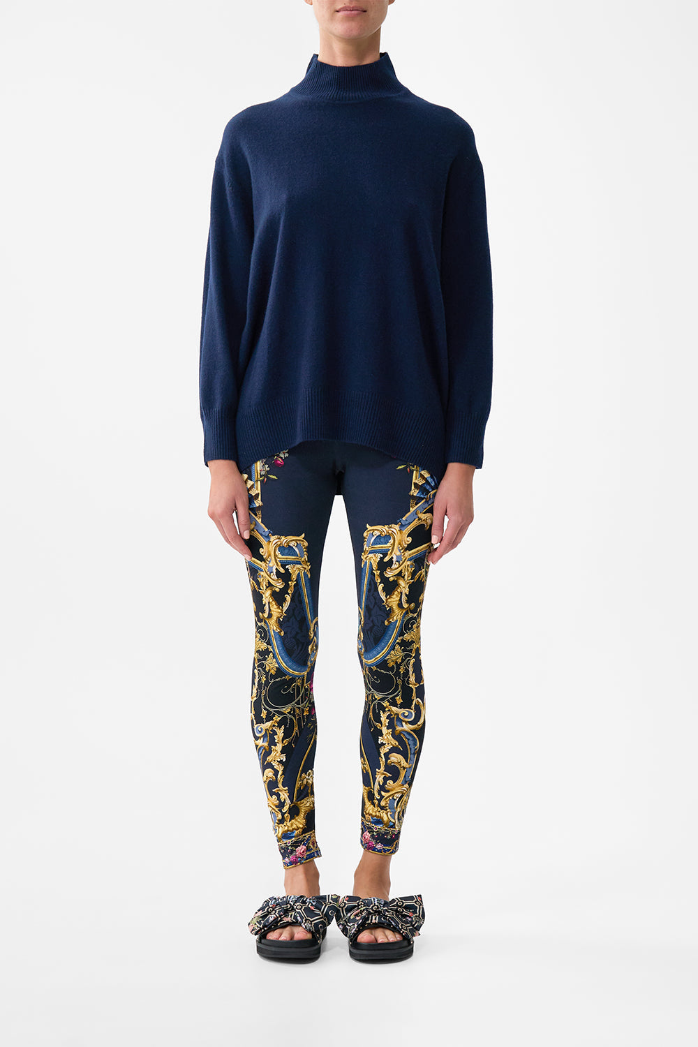 CAMILLA_00038021_SILK_BACK_TURTLE_NECK_KNIT_ORNATE_ON_A_PLATE_1