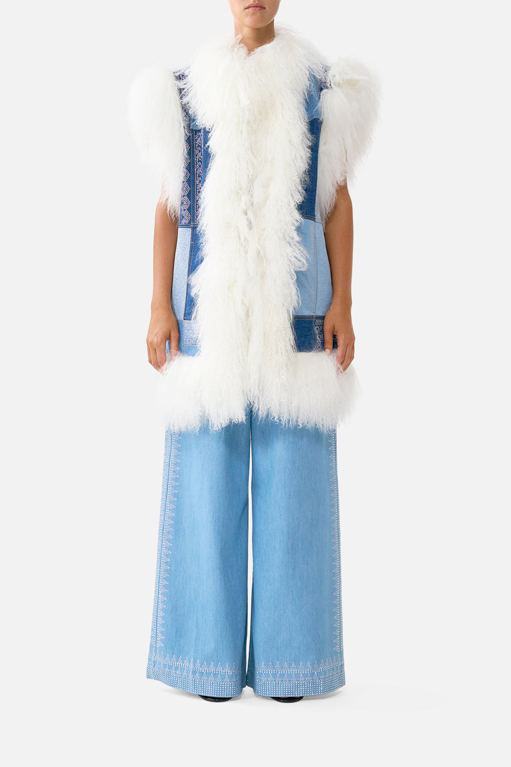 CAMILLA_00040049_OVERSIZED_FAUX_FUR_GILET_DENIM_MODEL_1