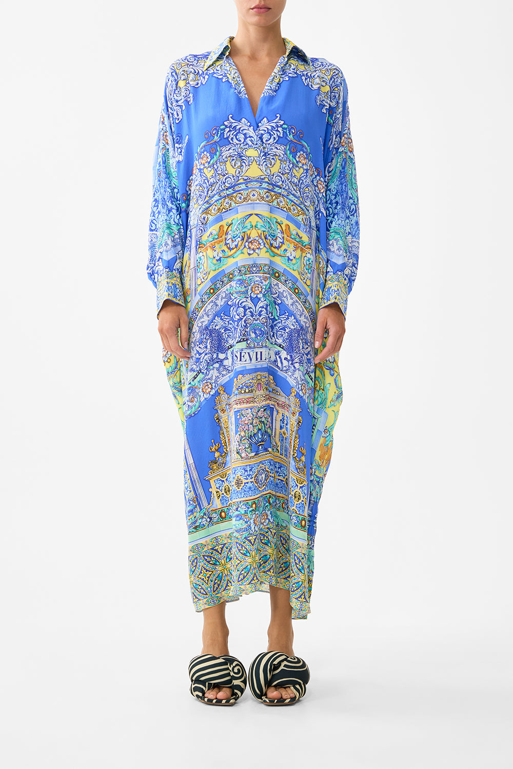 CAMILLA_00040489_WING_COLLAR_KAFTAN_BENEATH_THE_ANDALUSIAN_SUN_1